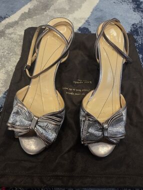 Kate Spade Pewter Metallic Leather Bow Slingback heels Size 8.5